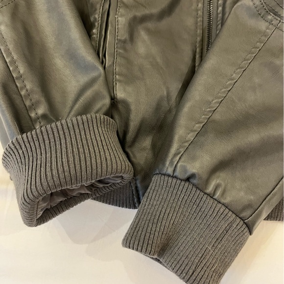 Urban Edge Hooded Leather Vintage Jacket - Picture 4 of 5